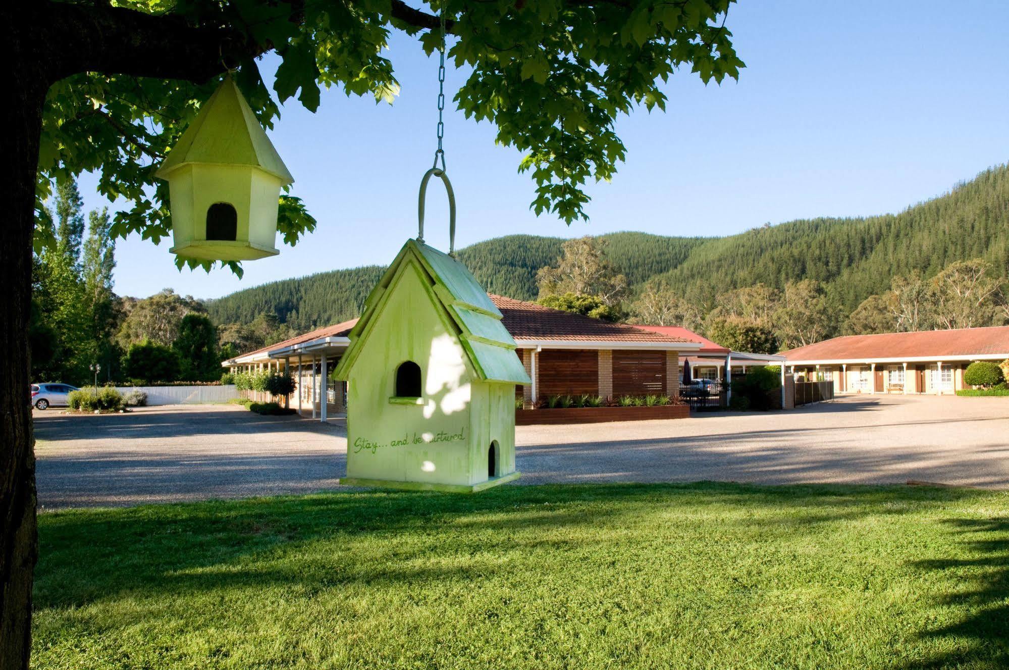 Sundowner Ovens Valley Motor Inn Bright Exterior photo